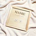 Cadre Mamie personnalisé en bois avec cœurs et prénoms