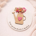Aimant personnalisable avec un arrosoir et petit bouquet floral, fabrication artisanale 
